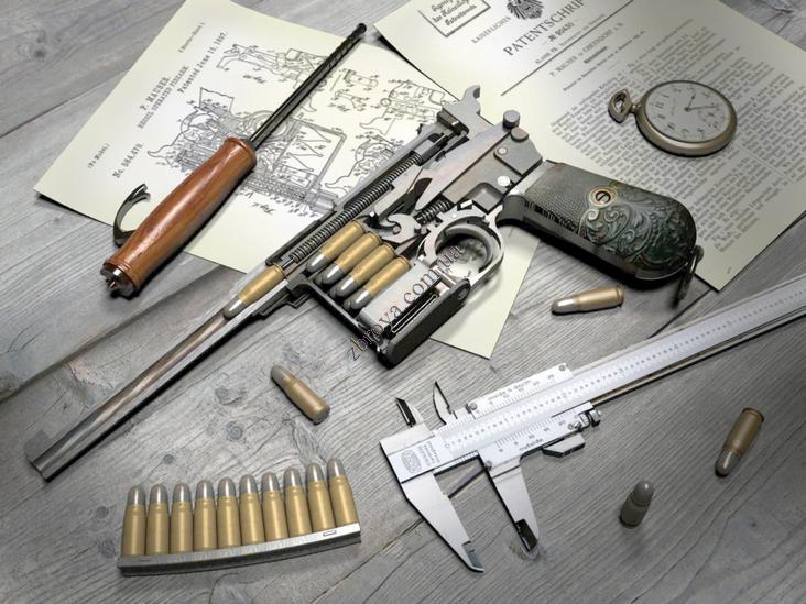 > <p>Предлагаемые в этой статье читателям журнала изображения как раз и являются реализацией возможностей визуализации одной из инженерных программ для машиностроения (их наличие означает, что существуют их компьютерные модели а, значит, процесс проектирования и разработки выполнен более чем на 75%).</p><p> Еще раз подчеркнем, что компьютерное моделирование предоставляет полную картину взаимодействия частей и деталей, что позволяет быстро производить какие-либо изменения в конструкции с учетом здравой критики коллег и потенциальных потребителей.</p><p> Выполненные Мастером иллюстрации, опубликованные с его разрешения, но желающего сохранить инкогнито и использующего псевдоним VladRussionArms@yandex.ru, представляют собой выполненные методами компьютерного моделирования модели существующего огнестрельного оружия в окружении тех или иных аксессуаров, созвучных их эпохе, и вместе с ними образуют своего рода коллажи, точно отражающие дух эпохи...</p> 