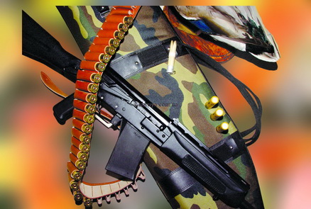 > <p>Но руководство предприятия с честью вышло из этой тупиковой ситуации путем осуществления верного маркетингового хода, обеспечившего заводу условия выживания и дальнейшего развития.</p><p> Поскольку условия получения разрешения на приобретение охотничьего нарезного оружия для граждан оказались упрощены, было восстановлено производство нарезного гражданского оружия – тех самых карабинов 