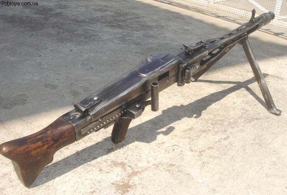 > <p>За всем этим были люди — 20 американских дивизий, 14 английских, 3 канадские, одна французская, одна польская и сотни тысяч человек в специальных войсках, корпусных частях, штабных подразделениях, в частях связи. Их разместили в бараках, в палатках и реквизированных деревенских домах от Корнуэлла до Кента и дальше, далеко на север на всем протяжении страны. Одни тосковали по дому, другие находились в состоянии лихорадочного возбуждения. Лишь немногие искали пути, чтобы уклониться от участия в опасном предприятии, ожидавшем их впереди. Большинство, изнемогая от бесчисленных тренировок, с нетерпением ждало начала настоящего дела, на котором были сосредоточены все их помыслы. Готовилась высадка армий западных союзников в Нормандии — самая крупная в истории десантная операция, получившая кодовое название