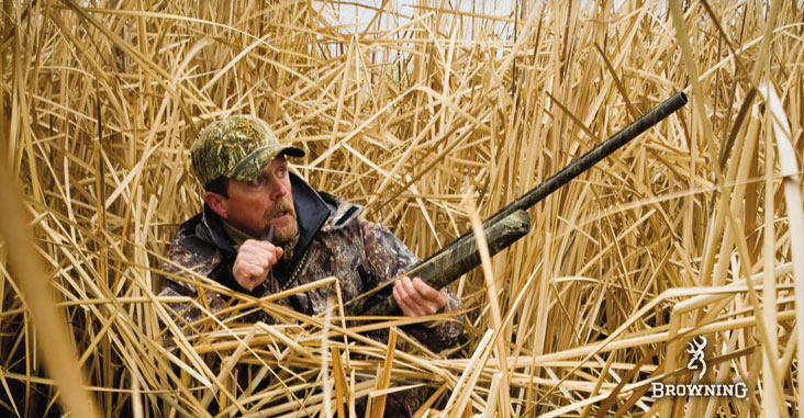 ><p>Одного ствола вполне достаточно современному охотнику-любителю на все случаи его жизни. И автоматические самозарядные ружья плотно заняли свое место в его арсенале далеко оттеснив ставшие предметом скорее коллекционирования, чем инструментарием, все конструктивные схемы, в свое время занимавшие много места в сердце каждого охотника.</p><p> Конечно, так было не всегда. Прежде чем Browning Maxus окончательно и бесповоротно поставил точку в длившемся более 100 лет соревновании между различными конструктивными схемами, произошло много различных событий, связанных с развитием технологий производства оружия, используемых при его изготовлении технологических, отделочных и конструкционных материалов, методологии конструирования и многими другими областями конструкторской и технологической мысли.</p><p><strong>ИСТОРИЯ</strong></p><p> Первый полуавтомат Auto-5 Джон Мозес Браунинг сконструировал в 1898 году, (патент на него был получен в 1900 году), дав в руки охотникам на водоплавающую дичь, именно то оружие, которое было им необходимо. На протяжении последующих ста лет модель Auto-5 была своеобразным эталоном, к которому впоследствии стремились все производители.</p><p> Новинка была встречена 